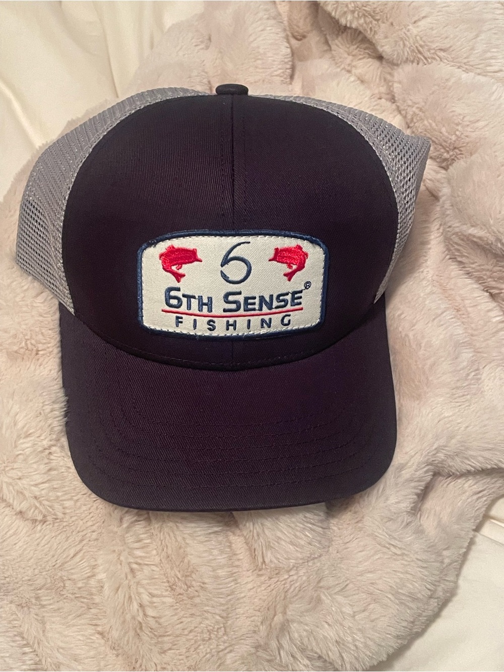 Brand new 6th sense fishing trucker hat